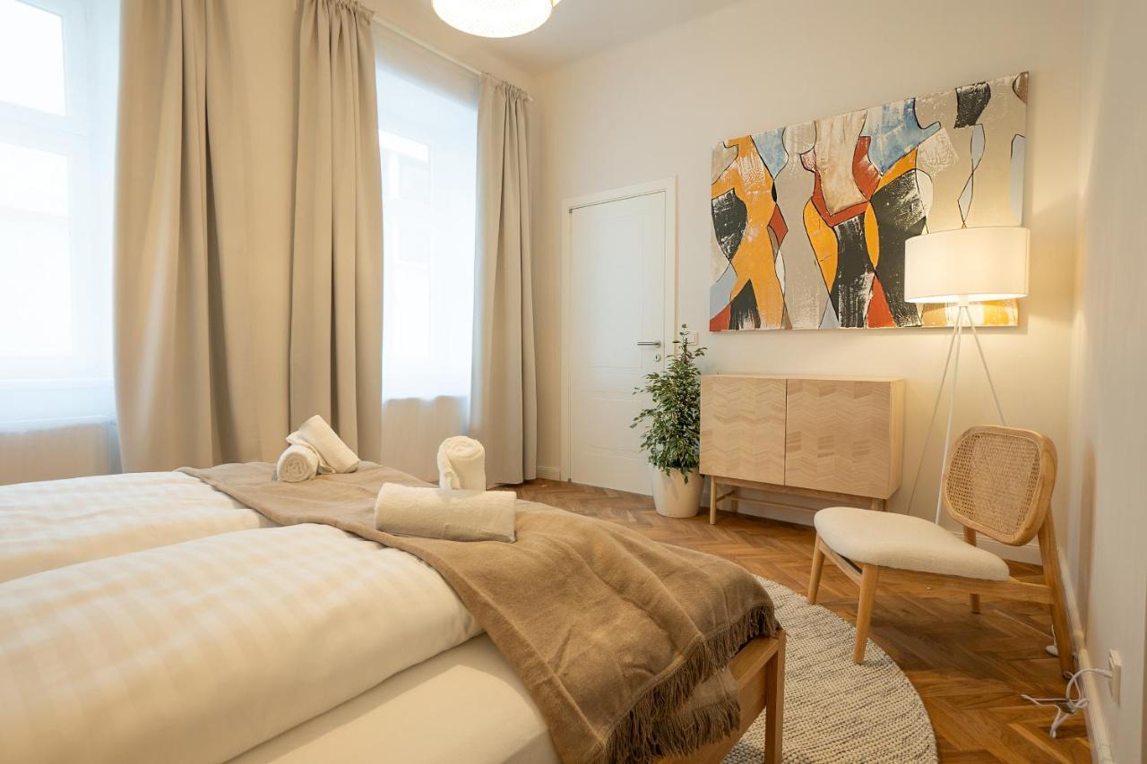 Chic 94M2 Apartment With A King-Size Bed فيينا المظهر الخارجي الصورة