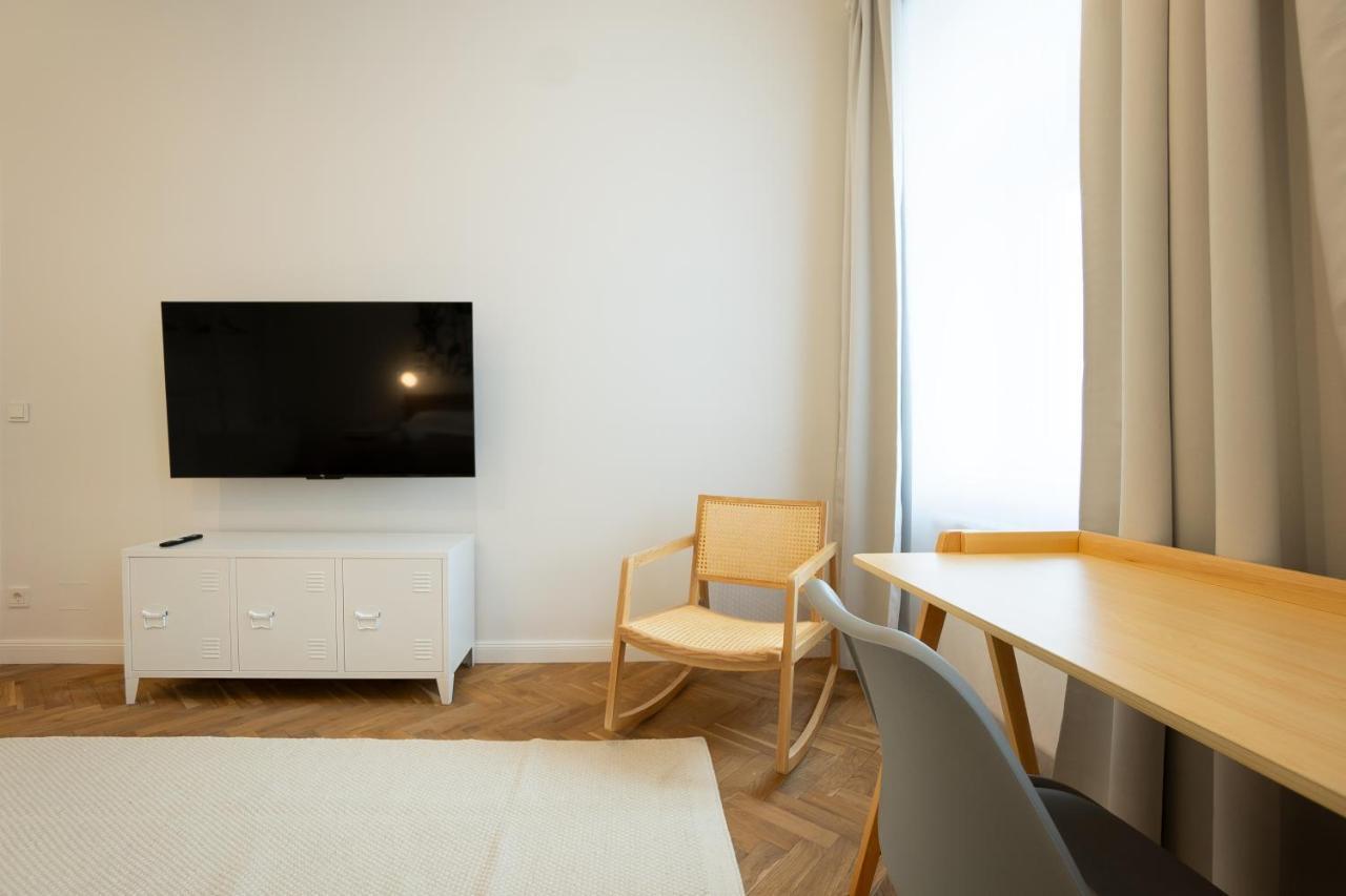 Chic 94M2 Apartment With A King-Size Bed فيينا المظهر الخارجي الصورة